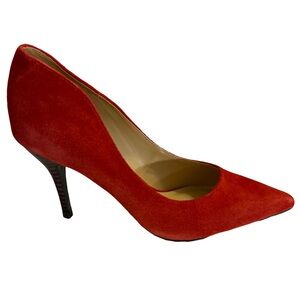 New Mojo Moxy Red Suede pumps.‎           8.5M